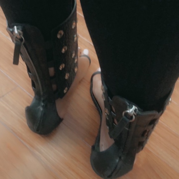 Giuseppe Zanotti leather studded sandals - Picture 4 of 5